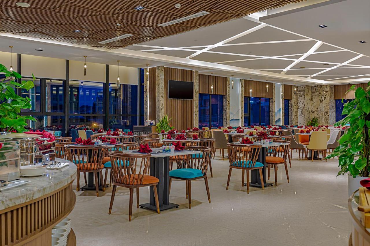 Peninsula Hotel Danang 外观 照片